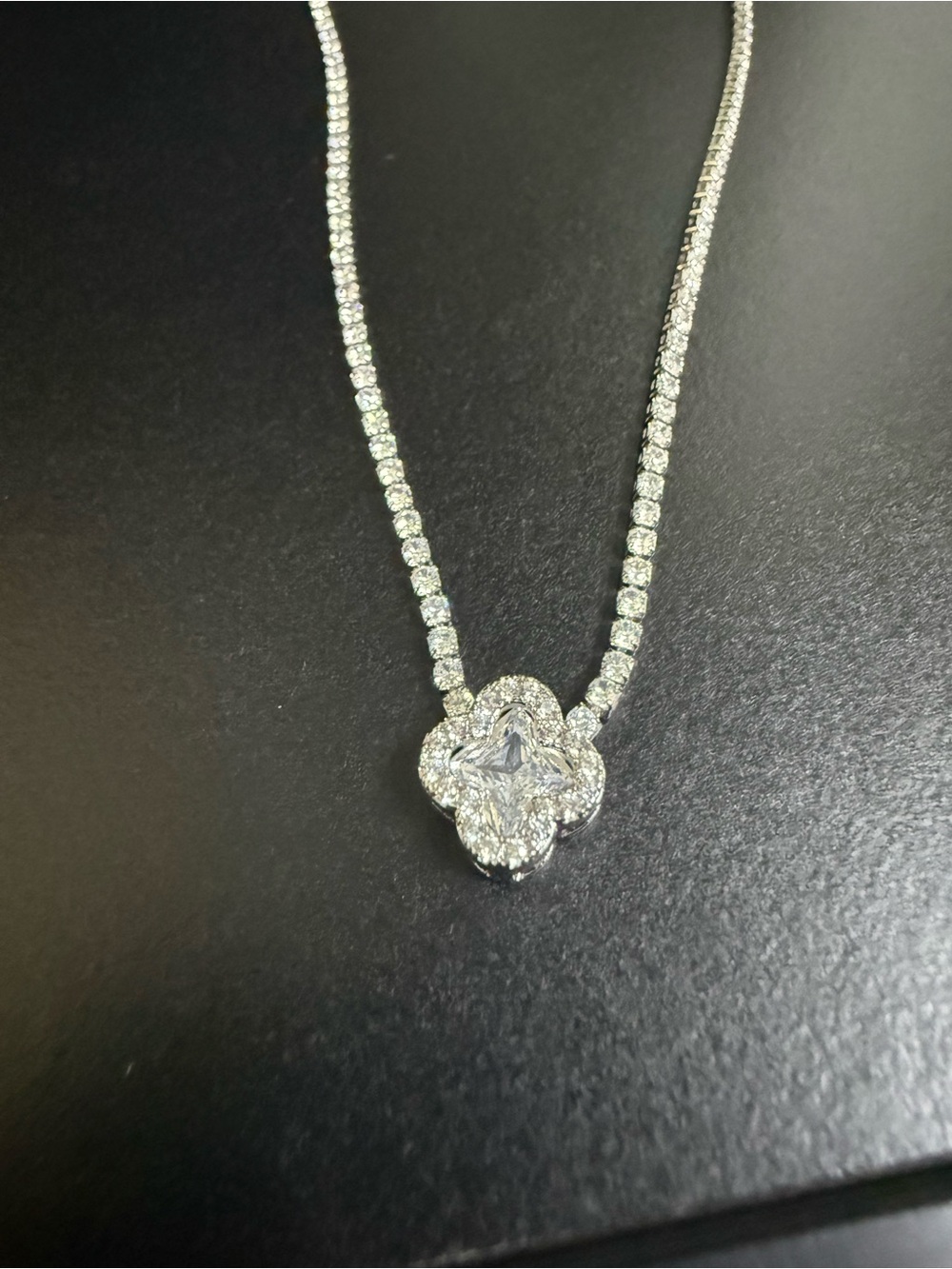 🆕 NWT Sparkling CZ Clover Tennis Necklace Silver Tone